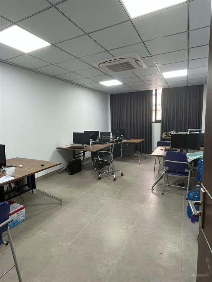Cho thuê sàn văn phòng tại ngay khu nguyễn trãi, diện tích 35m2
