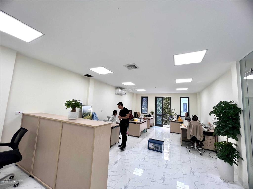 Cho thuê văn phòng tại kiến hưng luxury, diện tích 135 m2/tầng, văn phòng đẹp hiện đại