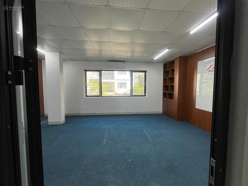 Cho thuê văn phòng vạn phúc 85 m2/tầng, mỗi tầng gồm 2 phòng làm việc