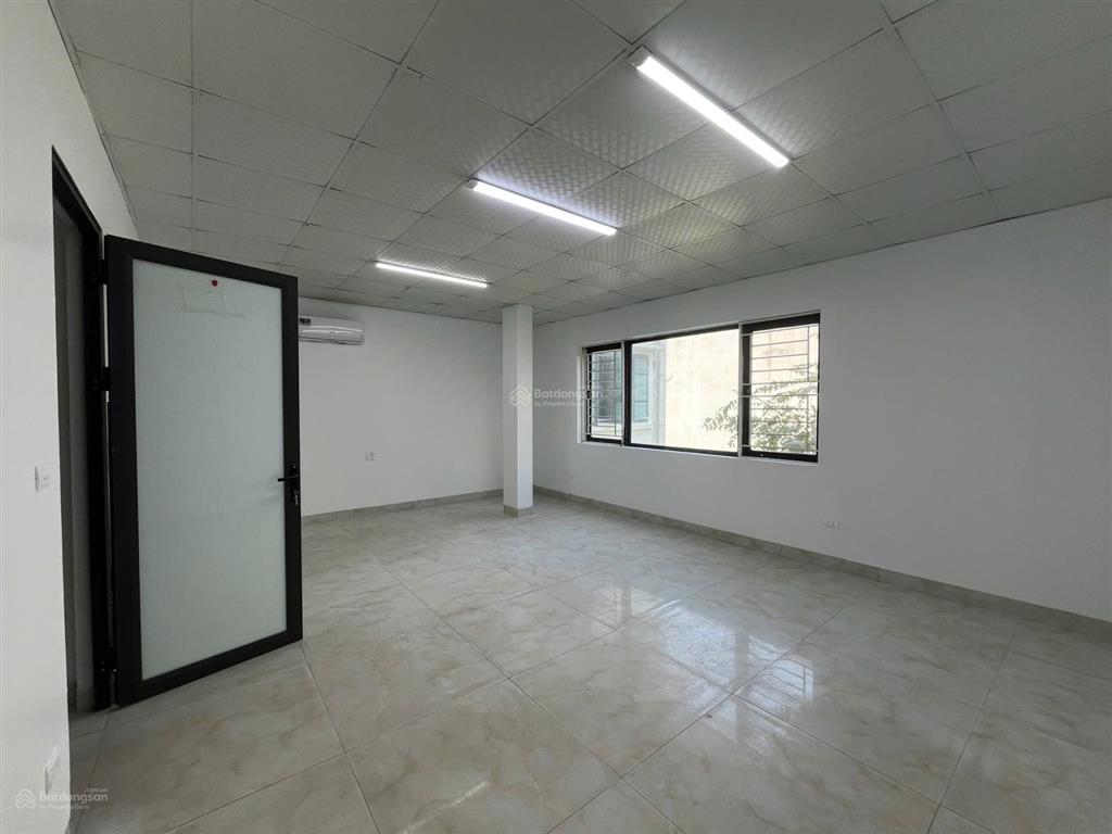 Cho thuê văn phòng vạn phúc 85 m2/tầng, mỗi tầng gồm 2 phòng làm việc