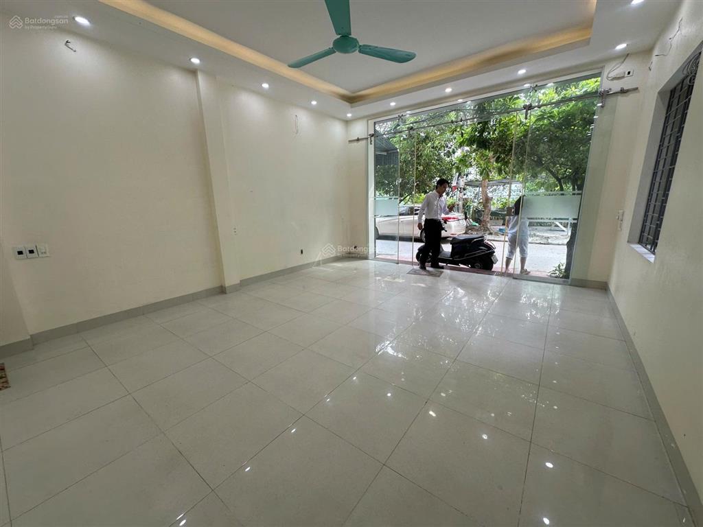 Cho thuê văn phòng tầng 1  riêng biệt 32m2 giá tốt chỉ 5 tr/tháng  thuê ngay