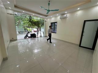 Cho thuê văn phòng tầng 1  riêng biệt 32m2 giá tốt chỉ 5 tr/tháng  thuê ngay