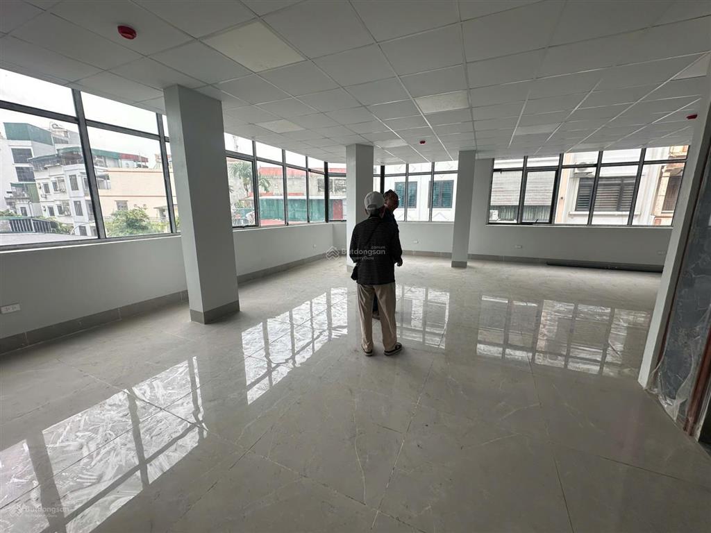 Cho thuê sàn văn phòng mới đẹp nguyễn xiển, sàn thông như ảnh 12 tr/tháng còn 1 tầng hiếm có