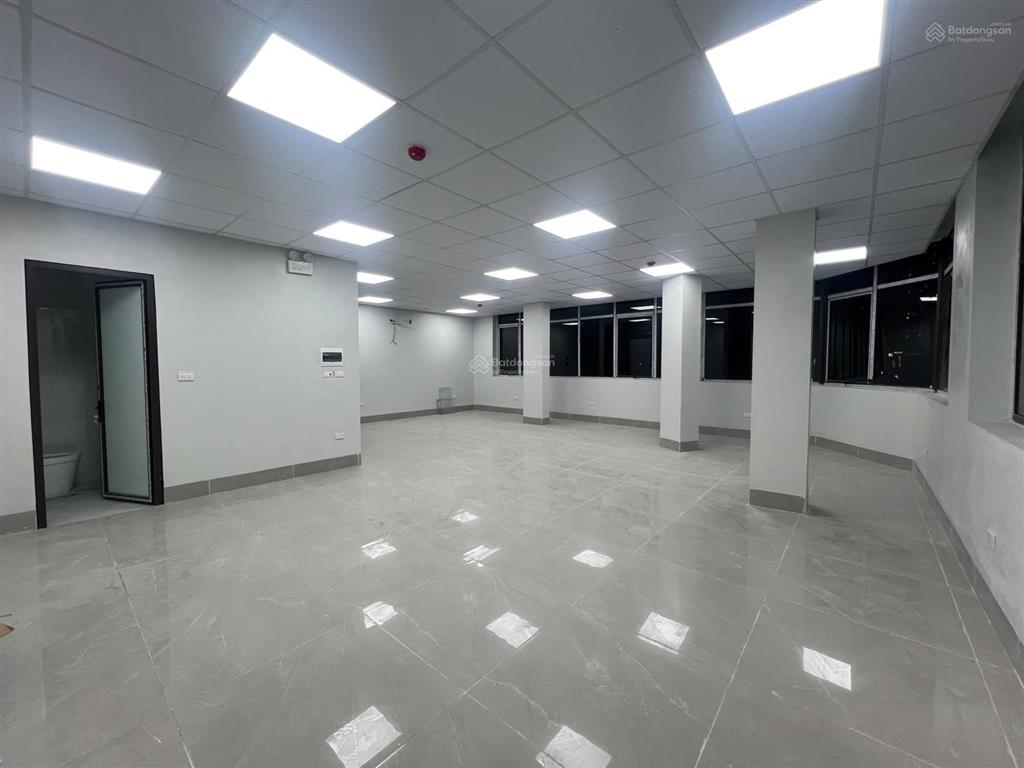 Cho thuê sàn văn phòng mới đẹp nguyễn xiển, sàn thông như ảnh 12 tr/tháng còn 1 tầng hiếm có
