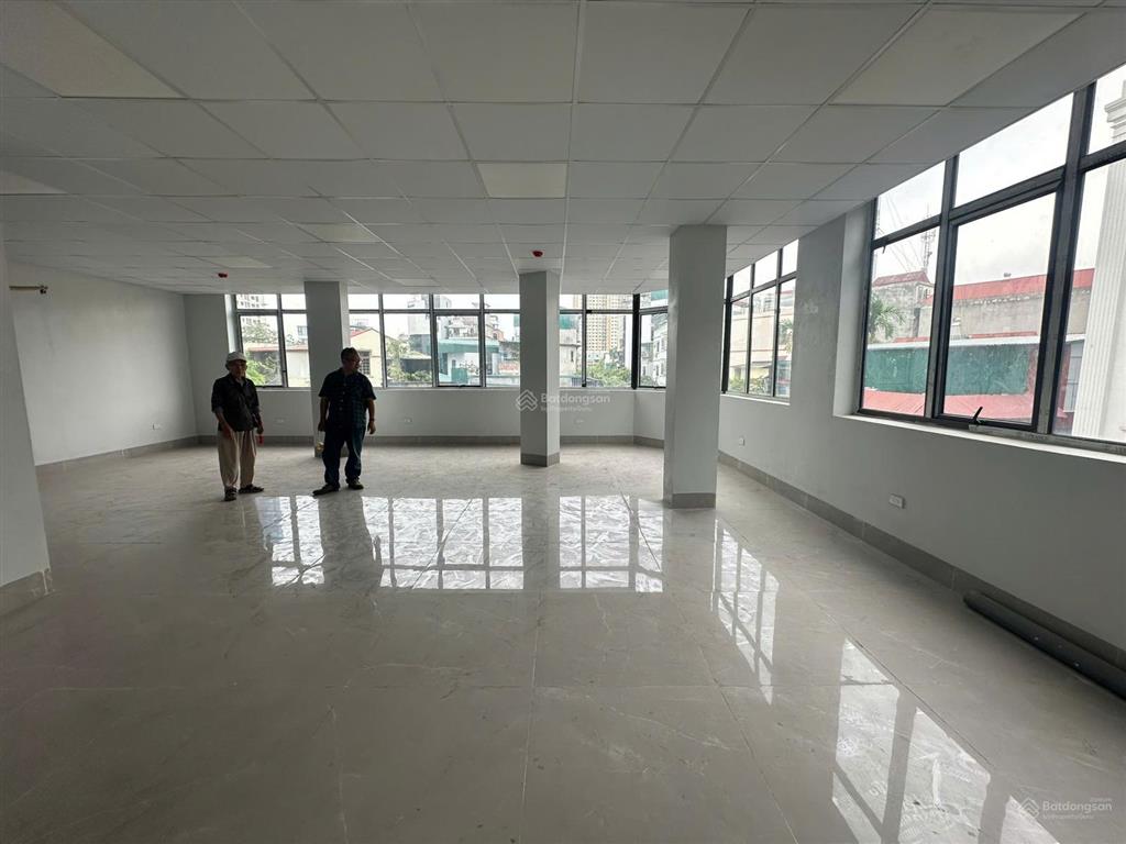 Cho thuê sàn văn phòng mới đẹp nguyễn xiển, sàn thông như ảnh 12 tr/tháng còn 1 tầng hiếm có