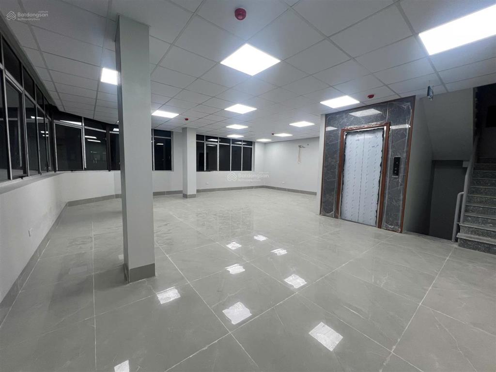 Cho thuê sàn văn phòng mới đẹp nguyễn xiển, sàn thông như ảnh 12 tr/tháng còn 1 tầng hiếm có