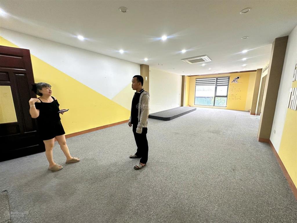 Cho thuê văn phòng 70 m2 tại vạn phúc, gần ngã tư vạn phúc tố hữu, sàn thông như hình