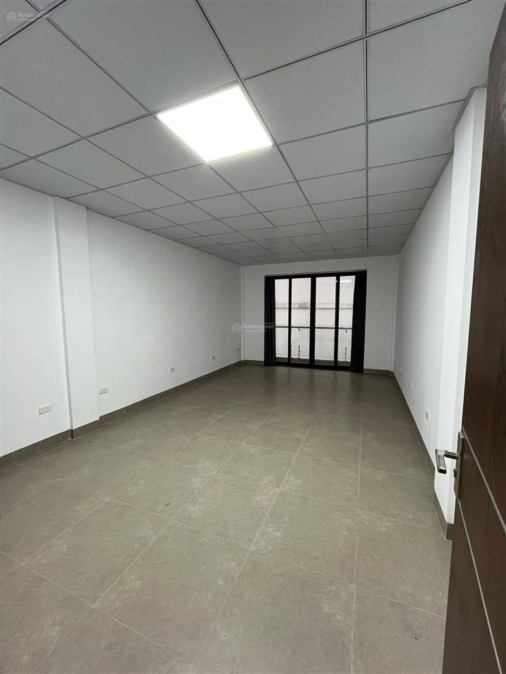 Cho thuê sàn văn phòng tại ngay khu nguyễn trãi, diện tích 35m2