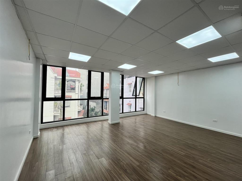 Cho thuê văn phòng tại trần phú  hà đông, dt 60m2/tầng, sàn thông như ảnh