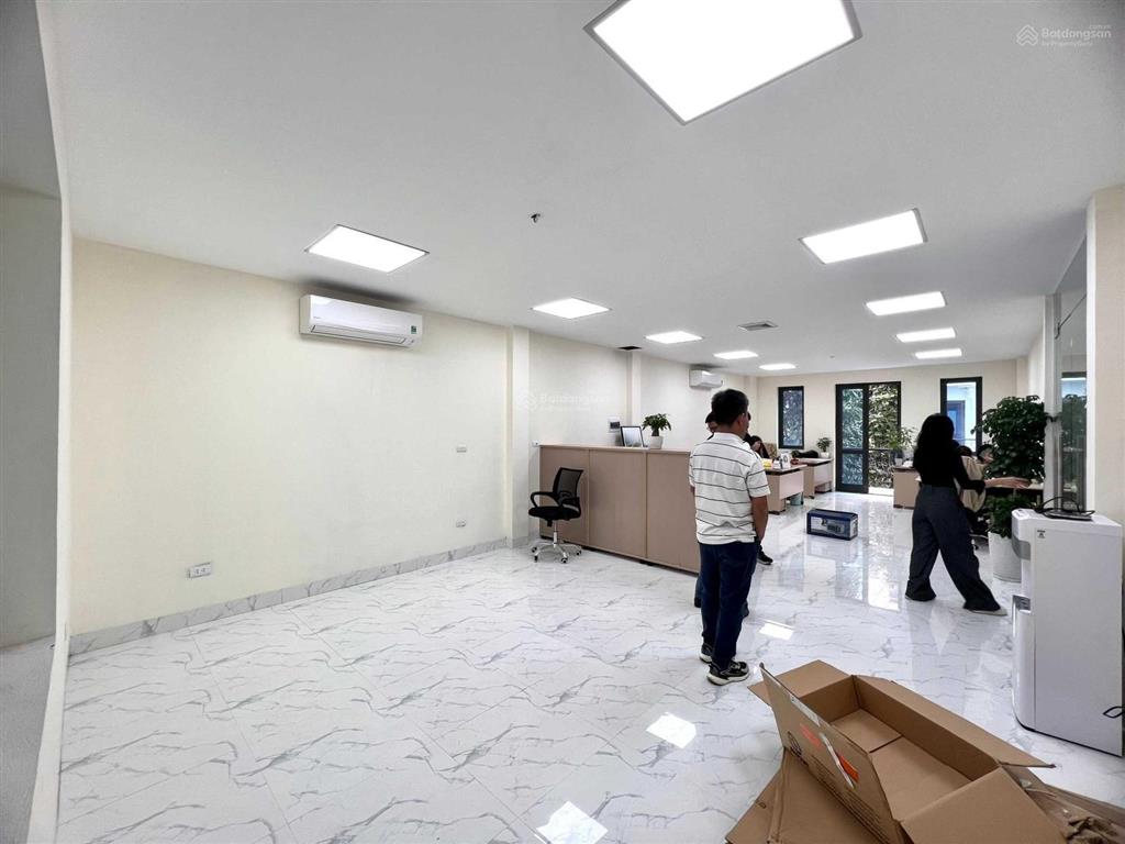 Cho thuê văn phòng tại kiến hưng luxury, diện tích 135 m2/tầng, văn phòng đẹp hiện đại
