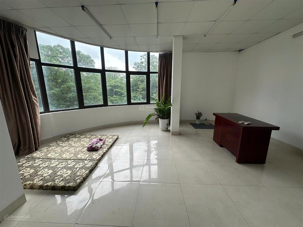 Cho thuê văn phòng vạn phúc 90 m2/tầng, mỗi tầng gồm 2 phòng làm việc