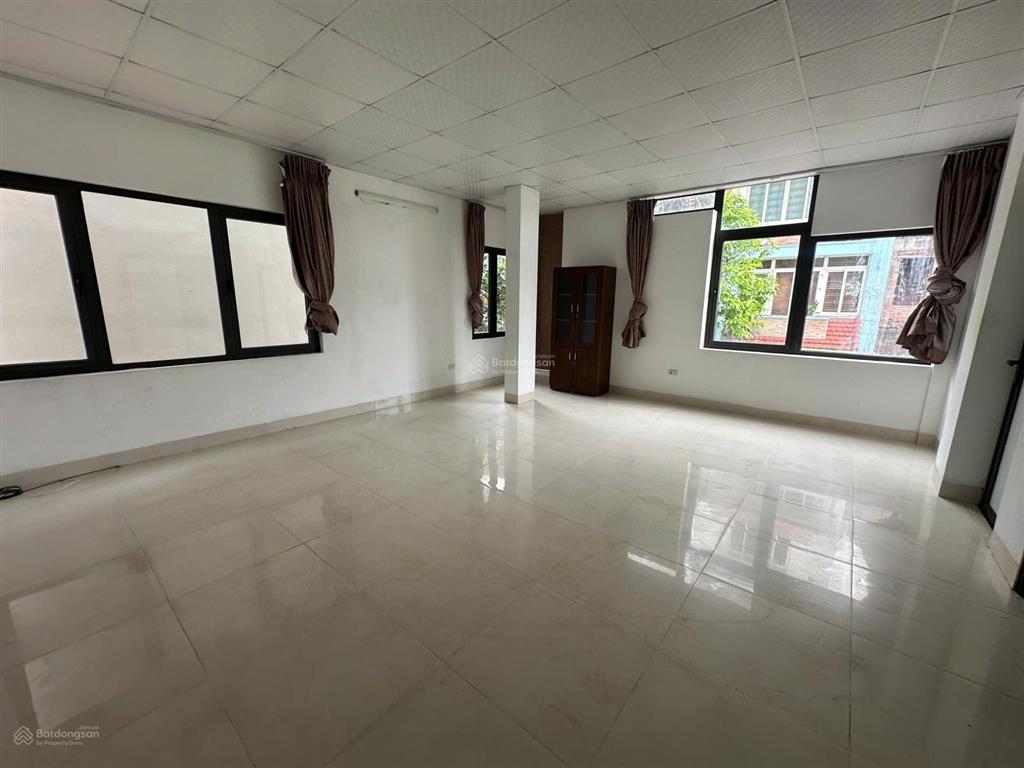 Cho thuê văn phòng vạn phúc 90 m2/tầng, mỗi tầng gồm 2 phòng làm việc