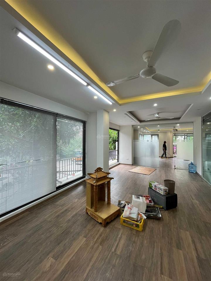 Văn phòng đẹp, 2 mặt thoáng tại vạn phúc, tố hữu, 80m2