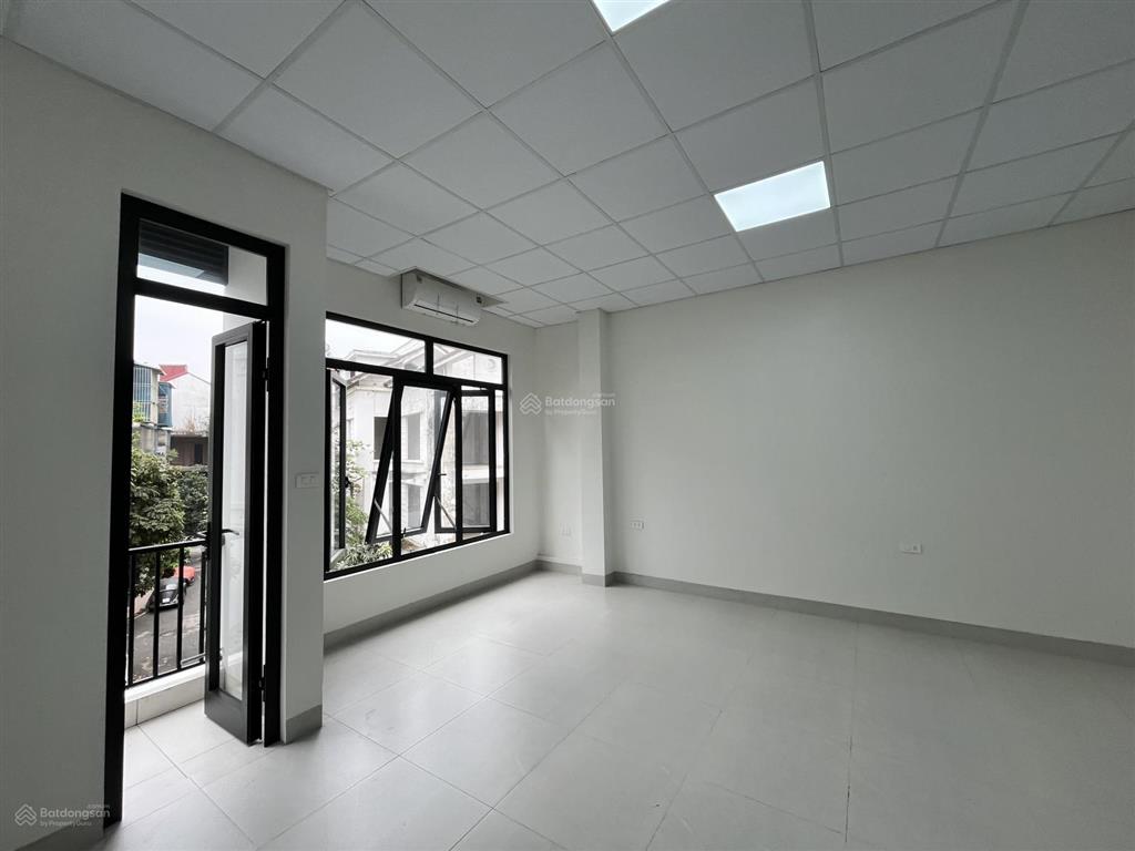 Cho thuê văn phòng mỗ lao  thanh bình, diện tích khoảng 30m2, phòng mới đẹp