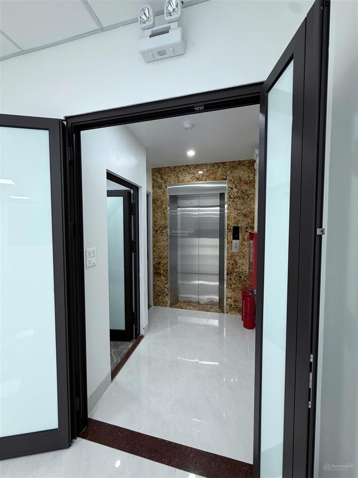 Cho thuê văn phòng tại nguyễn xiểnnguyễn trãi, 50 m²/tầng, sàn thông, vp mới đẹp