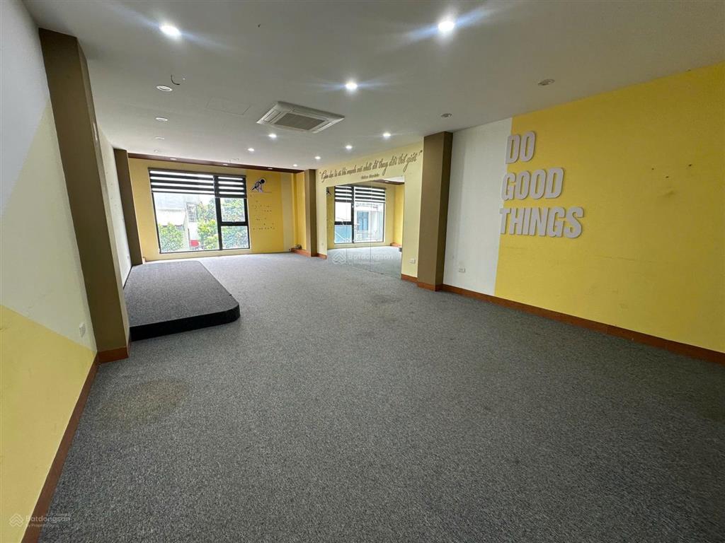 Cho thuê văn phòng 70 m2 tại vạn phúc, gần ngã tư vạn phúc tố hữu, sàn thông như hình