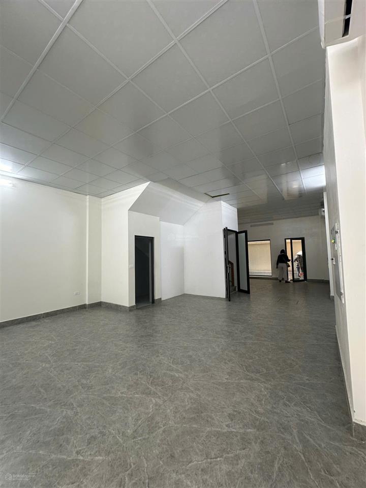Cho thuê nhà liền kề ngõ 214 nguyễn xiển, diện tích 93 m2 x 5 tầng, ngõ ô tô, nhà đẹp hiện đại