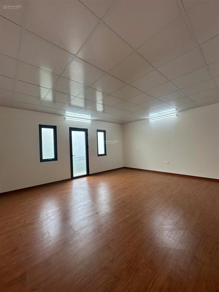 Cho thuê nhà liền kề ngõ 214 nguyễn xiển, diện tích 93 m2 x 5 tầng, ngõ ô tô, nhà đẹp hiện đại