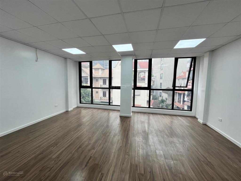 Cho thuê văn phòng tại trần phú  hà đông, dt 60m2/tầng, sàn thông như ảnh