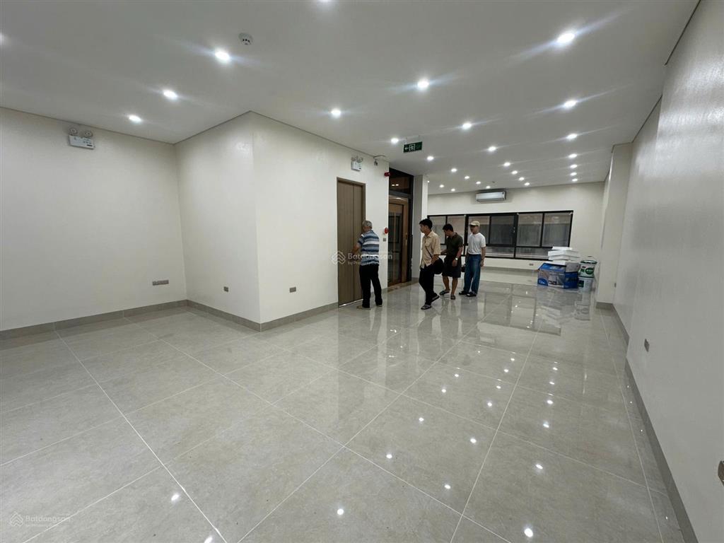 Cho thuê sàn văn phòng him lam vạn phúc, diện tích 90 m2/tầng, sàn thông đẹp, vừa hoàn thiện