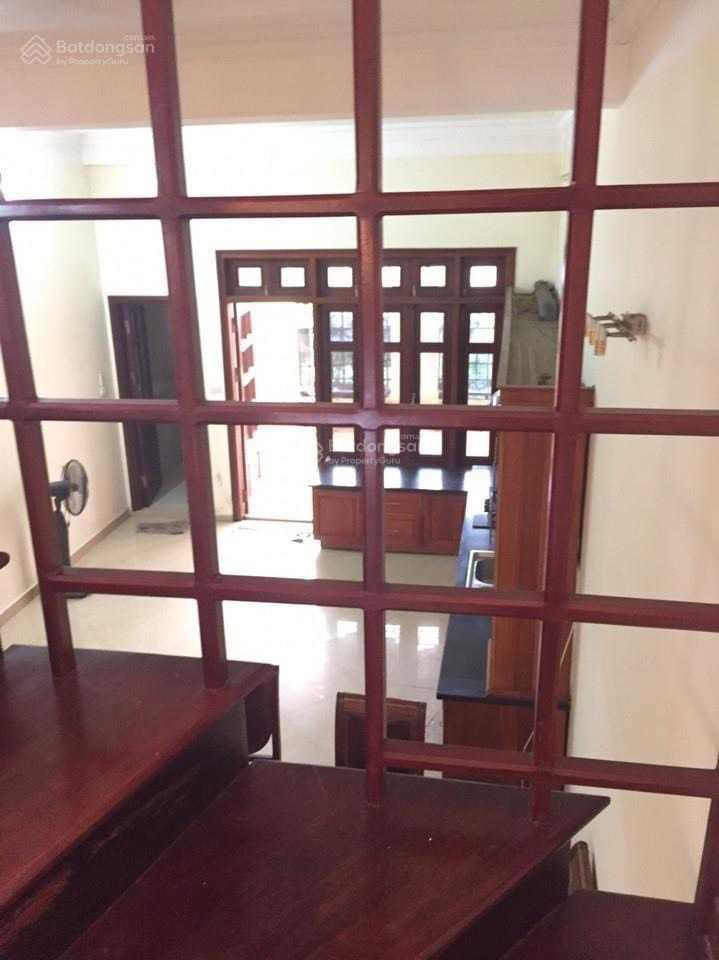 Cho thuê nhà riêng phân lô khuất duy tiến, ô tô vào nhà, nhà đồ cơ bản, nhà đẹp