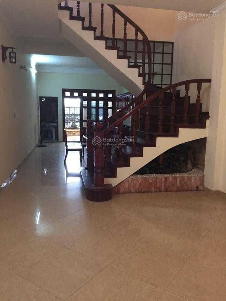 Cho thuê nhà riêng phân lô khuất duy tiến, ô tô vào nhà, nhà đồ cơ bản, nhà đẹp