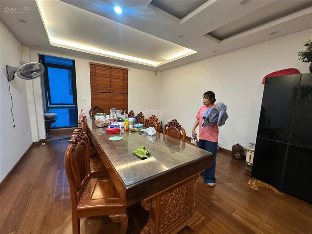 Cho thuê nhà phân lô dịch vụ vạn phúc, 50 m2 x 6 tầng + 1 tum, thang máy, nhà đẹp như ảnh