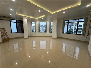 Cho thuê văn phòng dịch vụ vạn phúc, diện tích 40m2, sàn view thoáng như ảnh