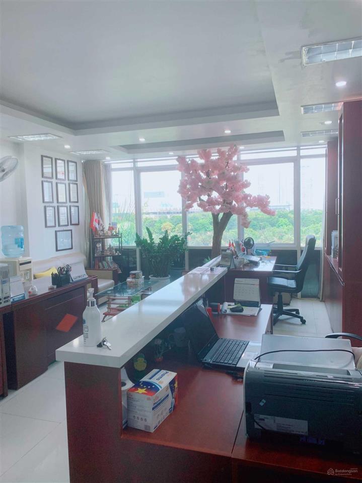 Cho thuê văn phòng khuất duy tiến  trần duy hưng, diện tích 30 m2, phòng vuông vắn thoáng đẹp