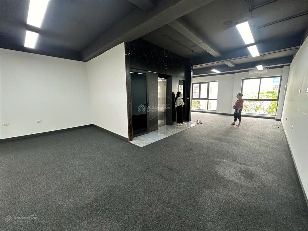 Cho thuê sàn văn phòng tại làng việt kiều châu âu, 90 m2/tầng, sàn thông đẹp, đỗ xe ô tô tiện lợi
