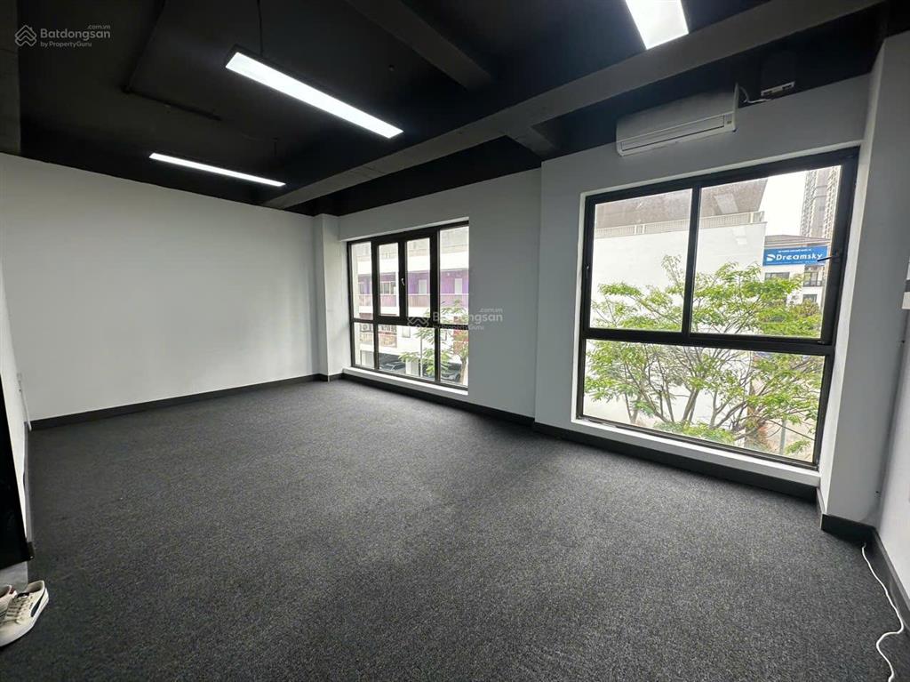 Cho thuê sàn văn phòng tại làng việt kiều châu âu, 90 m2/tầng, sàn thông đẹp, đỗ xe ô tô tiện lợi