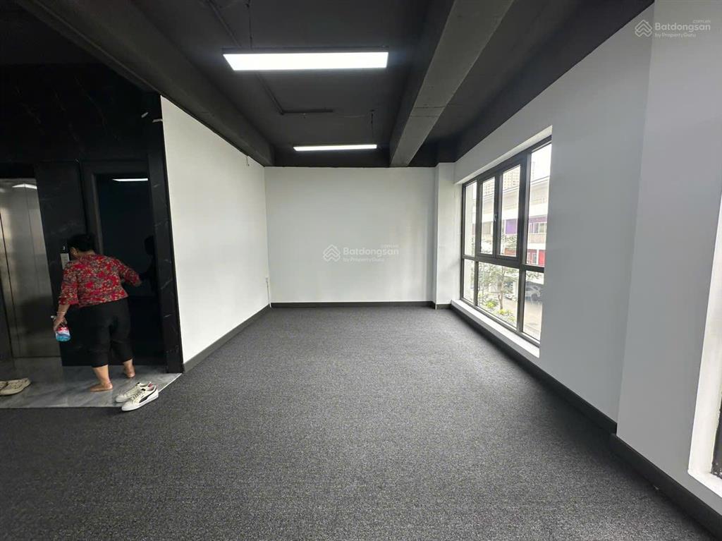 Cho thuê sàn văn phòng tại làng việt kiều châu âu, 90 m2/tầng, sàn thông đẹp, đỗ xe ô tô tiện lợi