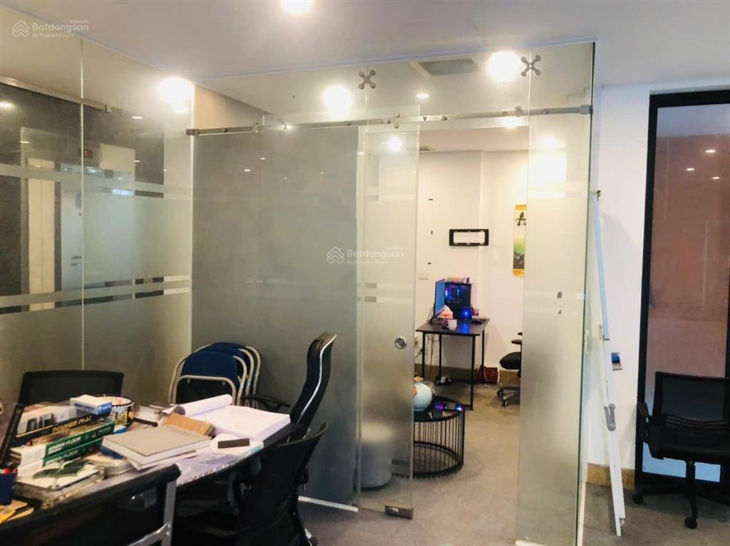 Cho thuê văn phòng tầng 1, vạn phúc, 70 m2, 2 phòng, đường rộng thoáng