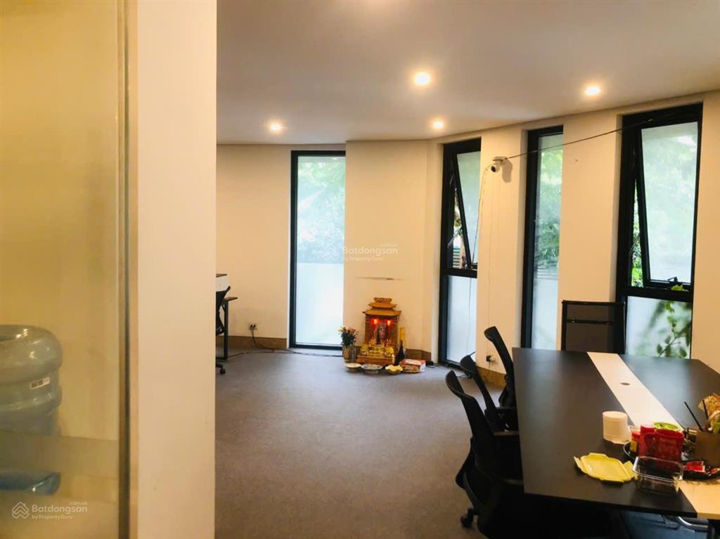 Cho thuê văn phòng tầng 1, vạn phúc, 70 m2, 2 phòng, đường rộng thoáng