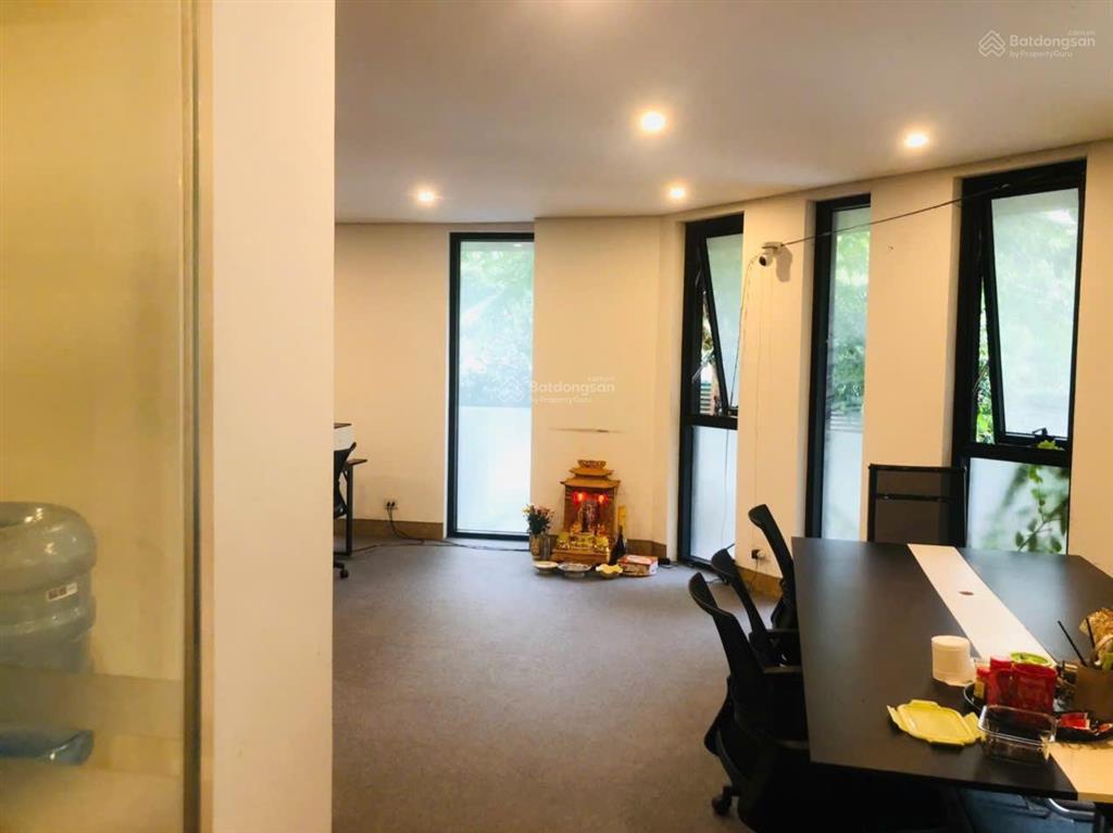 Cho thuê văn phòng tầng 1, vạn phúc, 70 m2, 2 phòng, đường rộng thoáng