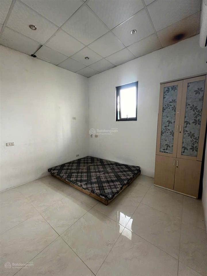 Cho thuê nhà 2 tầng ở nguyễn xiển, có 2 phòng ngủ + 1 phòng bếp, sẵn nội thất sẵn dùng