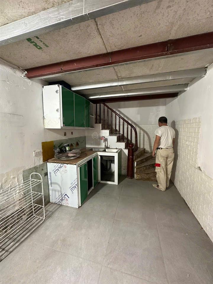 Cho thuê nhà 2 tầng ở nguyễn xiển, có 2 phòng ngủ + 1 phòng bếp, sẵn nội thất sẵn dùng