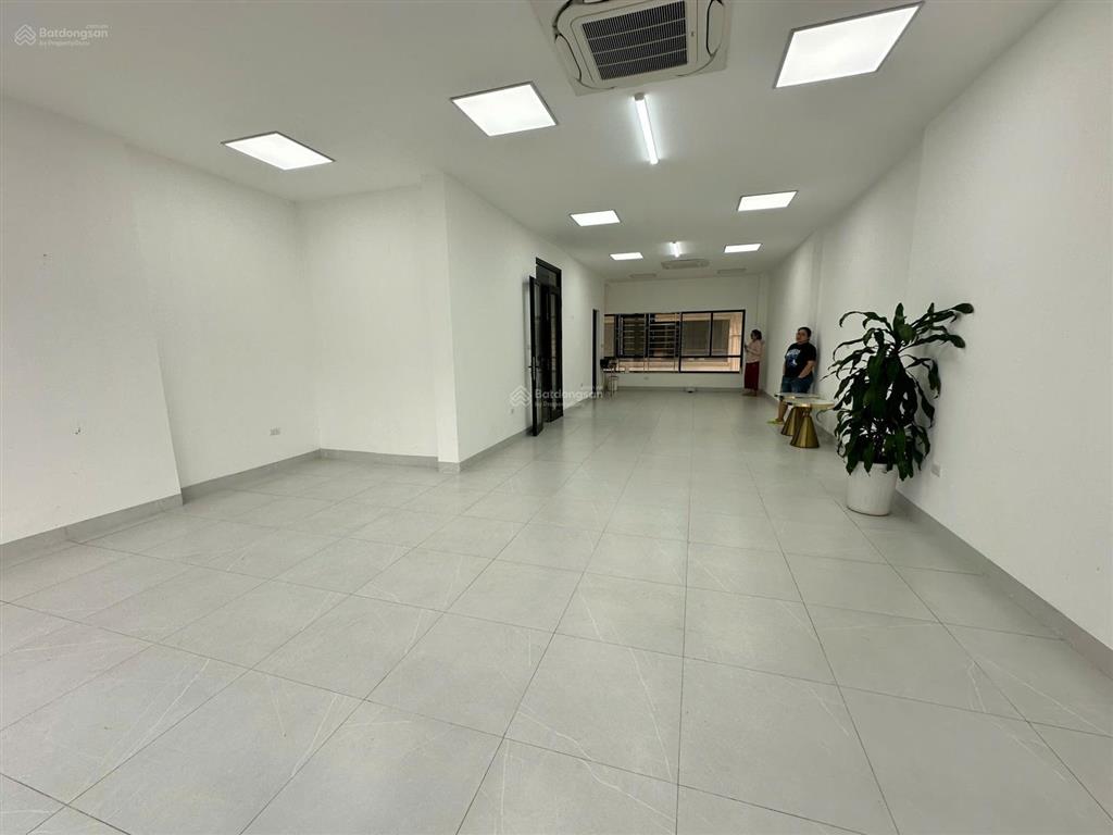 Cho thuê sàn văn phòng him lam vạn phúc, diện tích 98 m2/tầng, sàn thông đẹp, vừa hoàn thiện