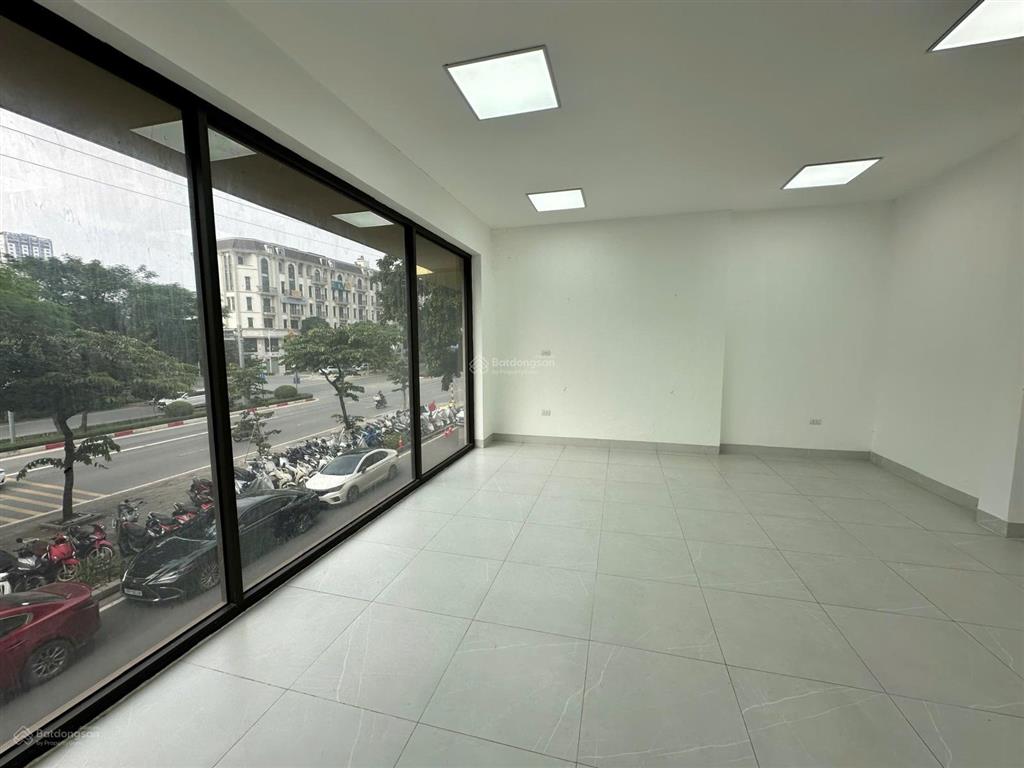 Cho thuê sàn văn phòng him lam vạn phúc, diện tích 98 m2/tầng, sàn thông đẹp, vừa hoàn thiện