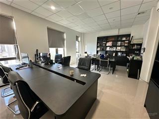 Cho thuê văn phòng tại him lam vạn phúc, 90 m2/tầng gồm 2 phòng làm việc