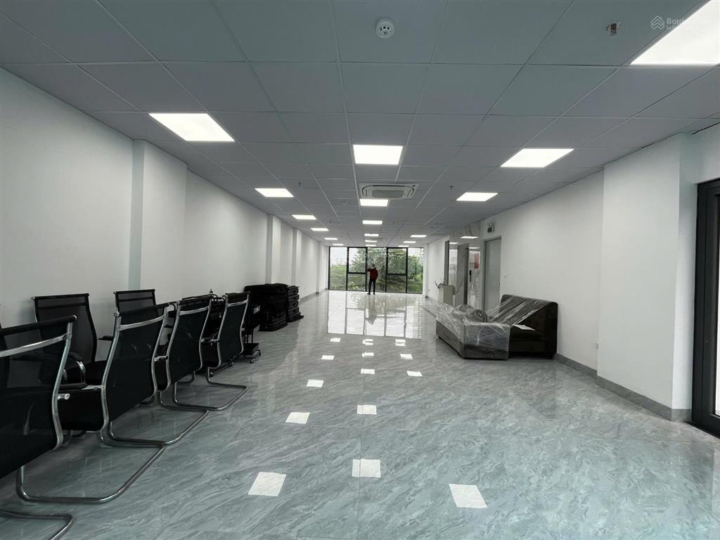 Cho thuê sàn văn phòng xây mới đẹp tại nguyễn xiển, sàn 140 m2/tầng, thông sàn, thiết kế hiện đại