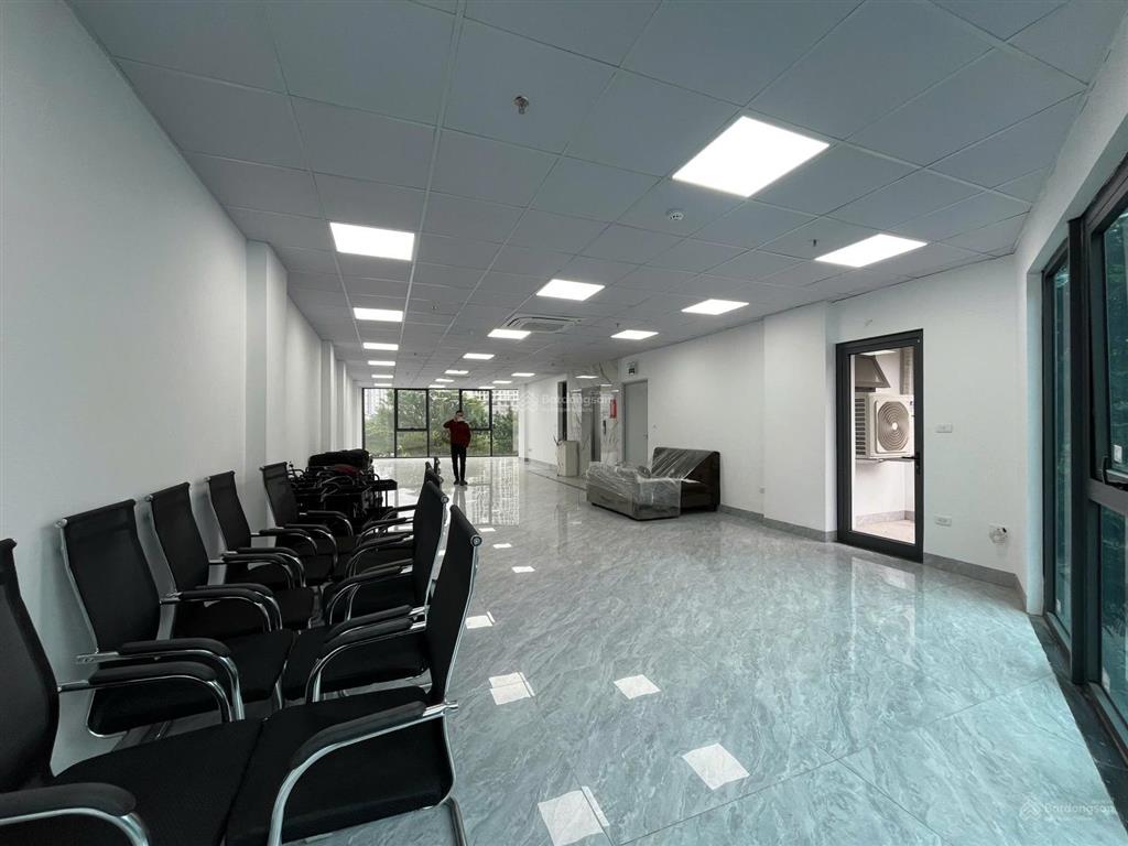 Cho thuê sàn văn phòng xây mới đẹp tại nguyễn xiển, sàn 140 m2/tầng, thông sàn, thiết kế hiện đại