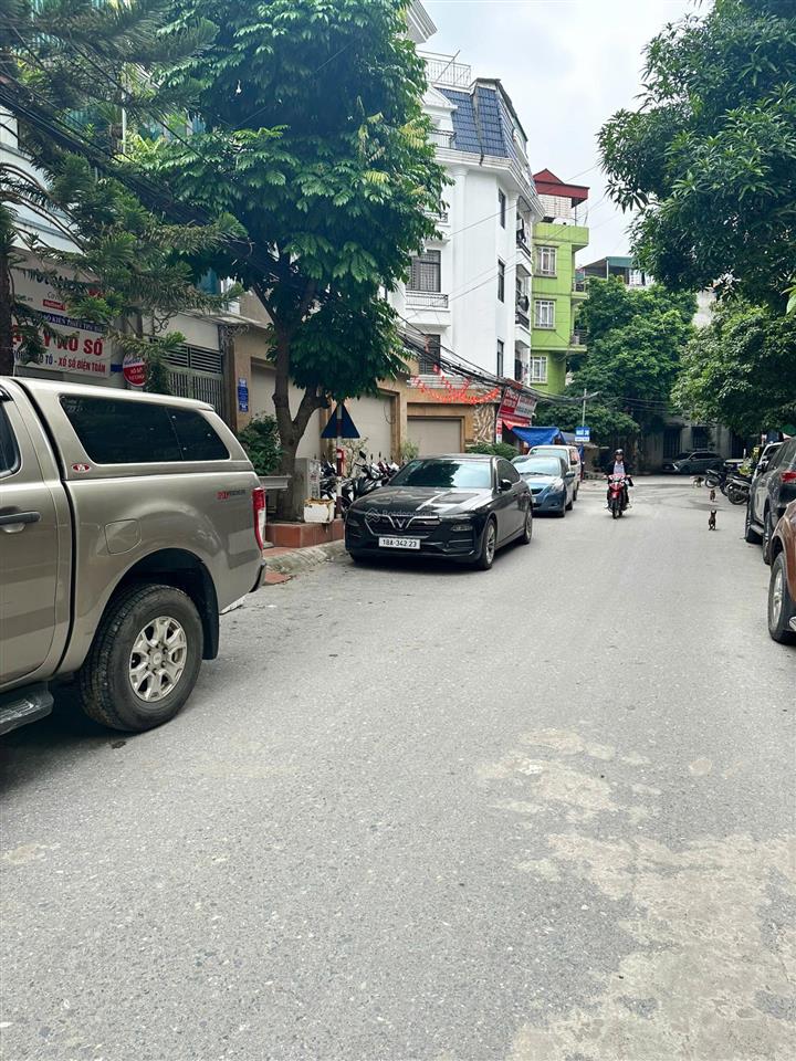 Cho thuê văn phòng tầng 1  20m2 dịch vụ mỗ lao, ô tô đỗ cửa tiện lợi, phù hợp làm vp, cửa hàng