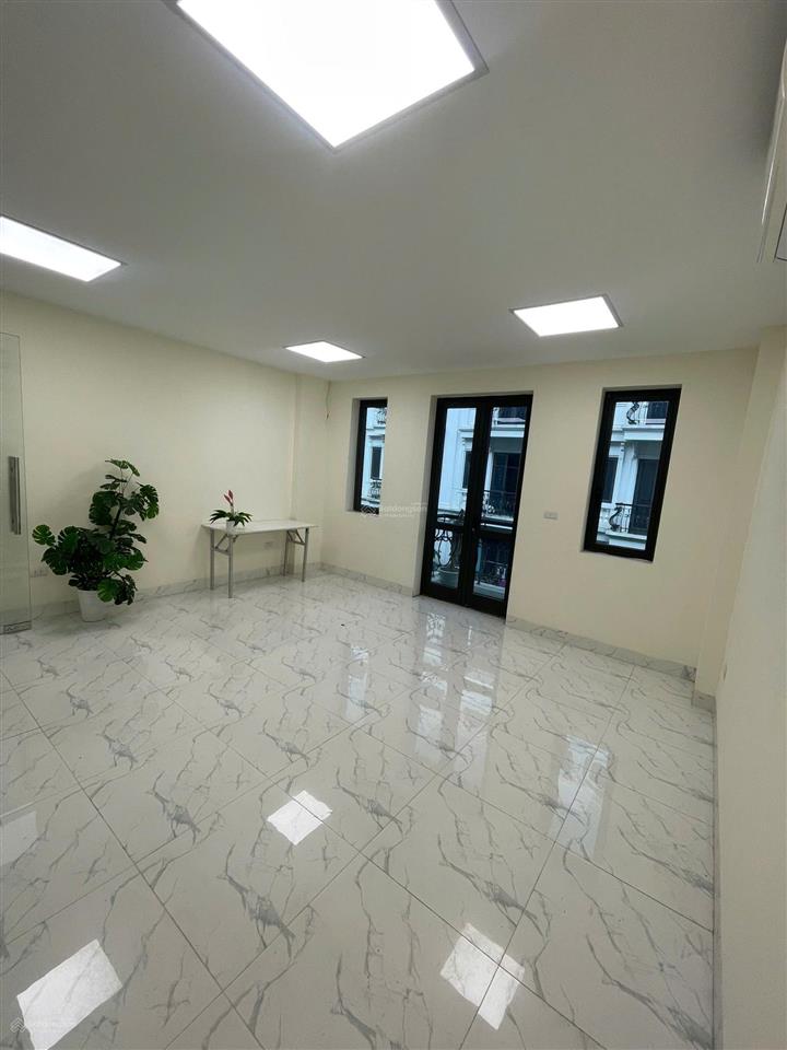 Cho thuê văn phòng tại kiến hưng luxury, diện tích 60m2 đã ngăn 2 phòng làm việc