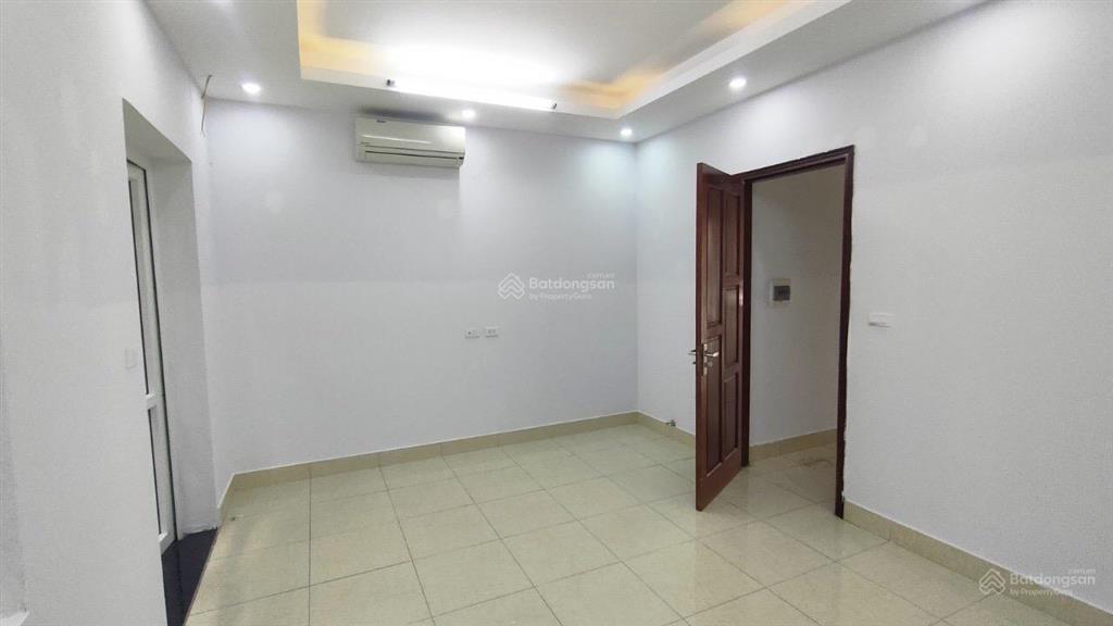 Cho thuê nhà vạn phúc, gần phố lụa vạn phúc, 85 m2 x 5 tầng, thang máy