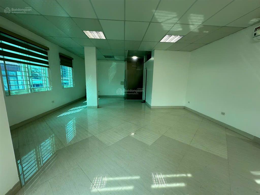 Cho thuê văn phòng tại nguyễn xiển, vị trí đẹp, đường ô tô đỗ, sàn 50 m2
