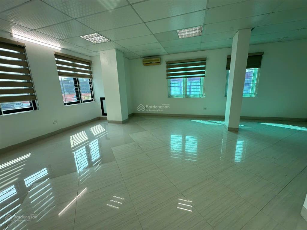 Cho thuê văn phòng tại nguyễn xiển, vị trí đẹp, đường ô tô đỗ, sàn 50 m2