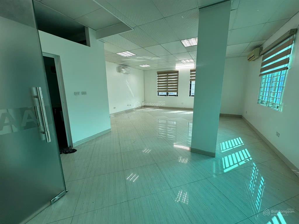 Cho thuê văn phòng tại nguyễn xiển, vị trí đẹp, đường ô tô đỗ, sàn 50 m2