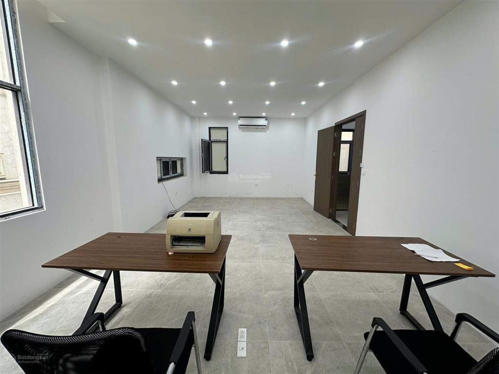 Cho thuê sàn văn phòng him lam, 30 m2. vào làm việc được ngay
