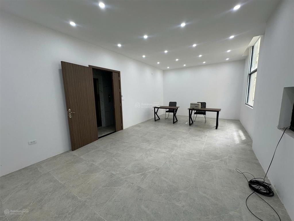 Cho thuê sàn văn phòng him lam, 30 m2. vào làm việc được ngay